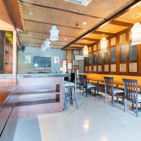 Super Oyo Flagship 91863 Metro House Hotel Surabaya Luaran gambar