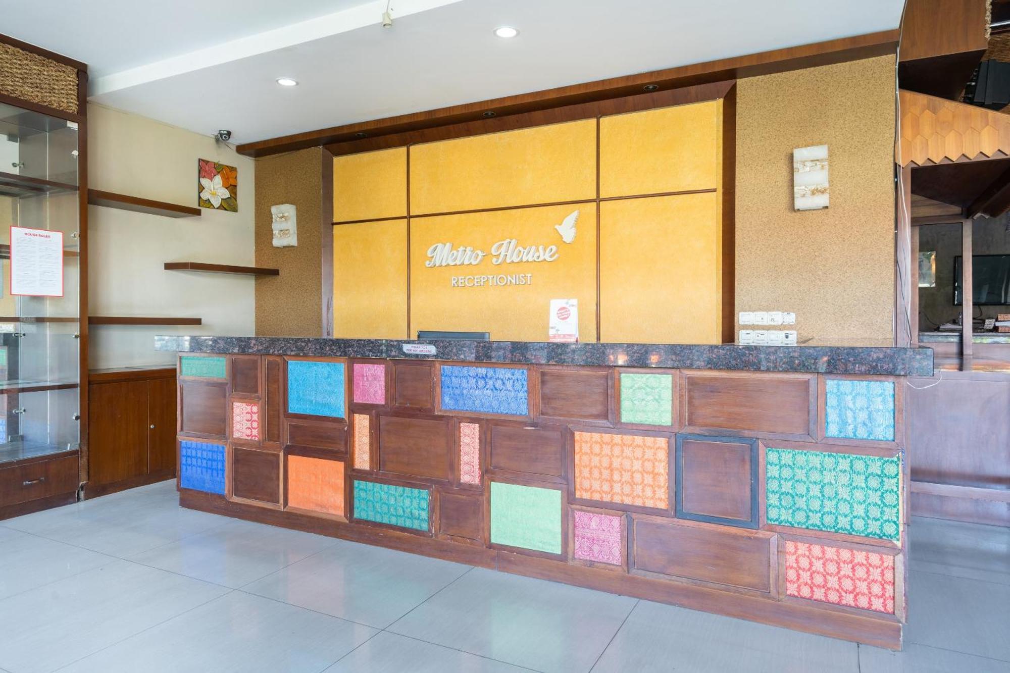 Super Oyo Flagship 91863 Metro House Hotel Surabaya Luaran gambar